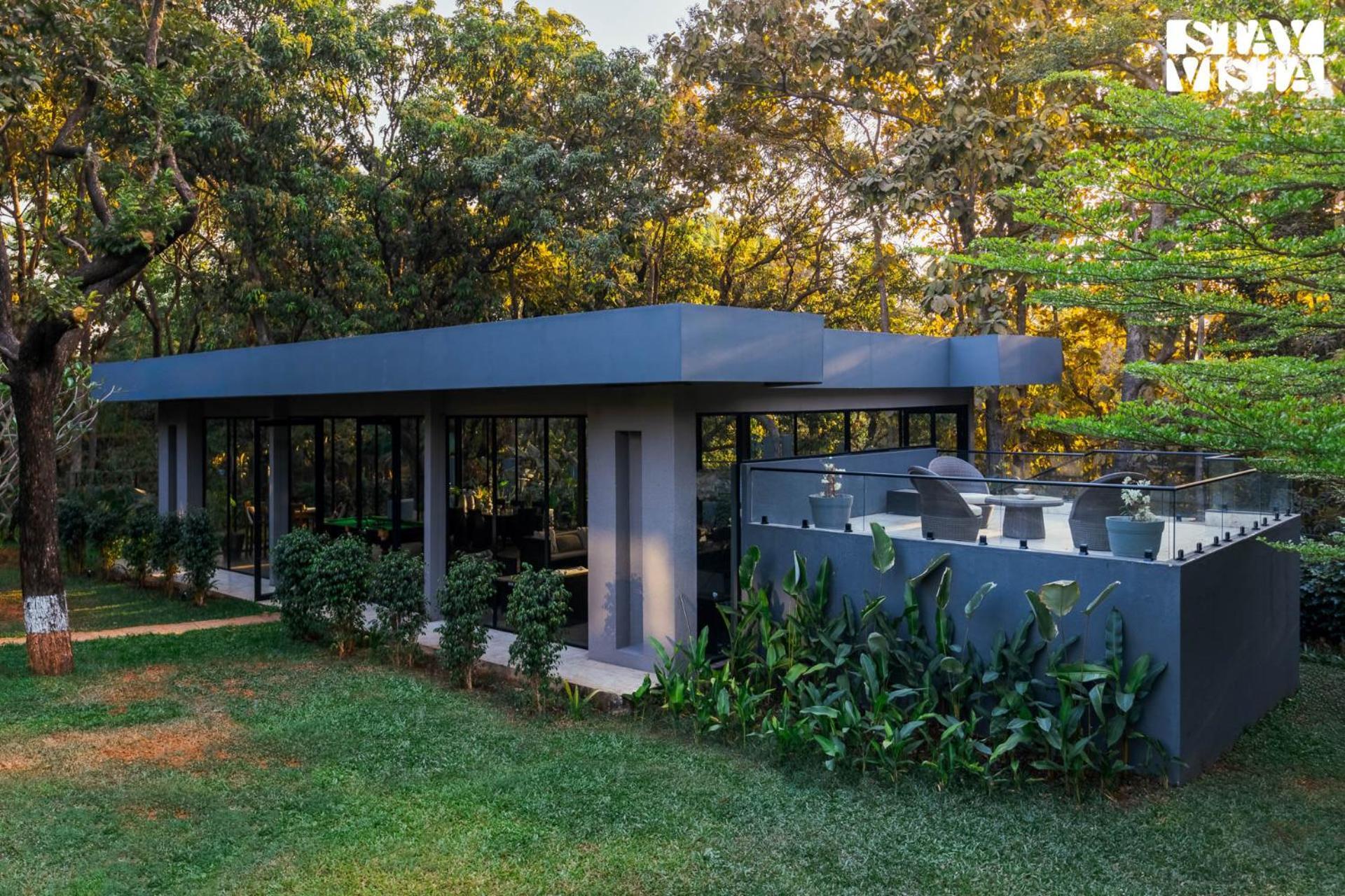 Reflection House By Stayvista With Pool, Terrace Bar, Indoor Games & Exquisite Interiors In A Nutshell Alībāg Exterior foto